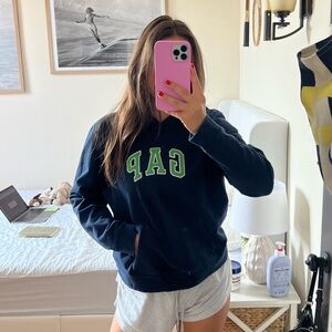 GAP Women's sweatshirt